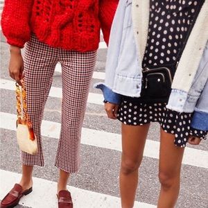 Perfect stretchy pants with a zipper on the side